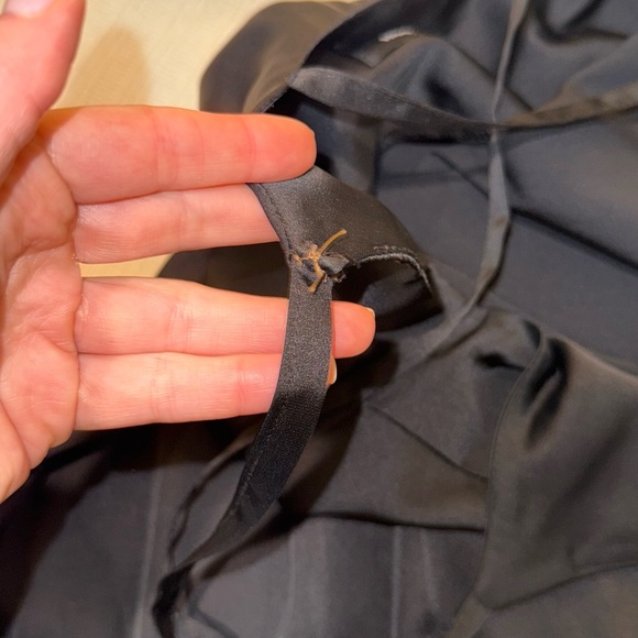 Elegant Black Midi Dress - Picture 4 of 7